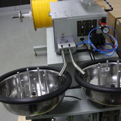 CLX-96 Automatyczna maszyna do cięcia kabli światłowodowych o prędkości 1,6-2,1 m/s dla przewodów patch 0,9 mm-6 mm i interfejsu dotykowego